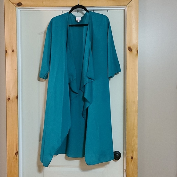 Lularoe Shirley - Picture 1 of 3